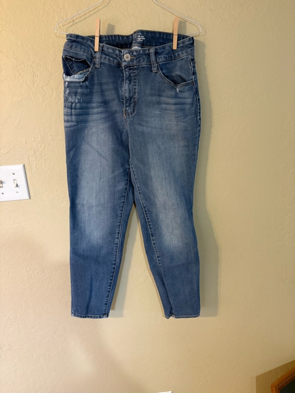 Time and Tru Women's Skinny Jeans in Faded Blue Wash